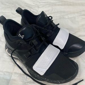 Unisex Nike PG 2 Paul George Basketball Shoes